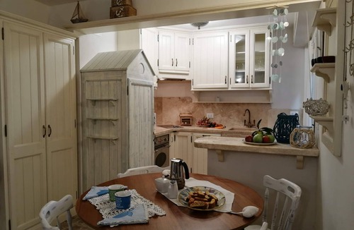 Marina di Castagneto Carducci Apartment | Bougainvillea 3+2 - One Bedroom Apartment, Sleeps 5