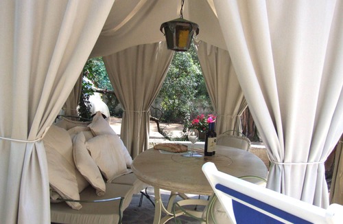 Marina di Castagneto Carducci Apartment | Elegant apartment by the sea. Le Camelie