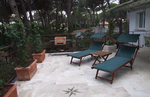 Marina di Castagneto Carducci Apartment | Apartment with a large terrace near the sea, in Marina di Castagneto.