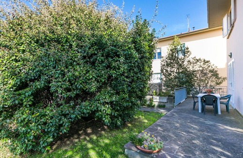 Rosignano Solvay Apartment | Cosy apartment for 2 people with WIFI, TV, terrace and pets allowed