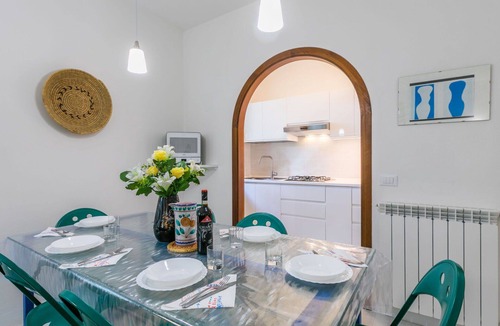 Castiglioncello Apartment | Beautiful apartment for 6 guests with WIFI, TV and balcony