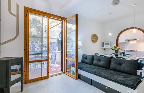 Castiglioncello Apartment | Beautiful apartment for 6 guests with WIFI, TV and balcony