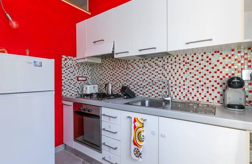 Rosignano Solvay Apartment | Cosy apartment for 3 people with WIFI, A/C, TV, patio and pets allowed