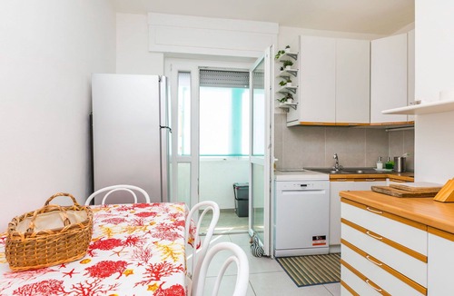 Rosignano Solvay Apartment | Cosy apartment for 6 guests with A/C, WIFI, TV and balcony