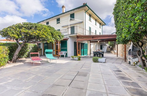 Rosignano Solvay Apartment | Beautiful apartment for 7 people with A/C, WIFI, TV, patio, pets allowed and parking
