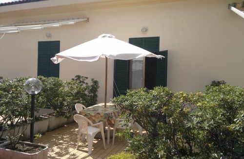 Castiglioncello Apartment | Independent apartment with external courtyard very close to the sea