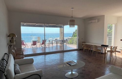 Castiglioncello House | Beach house in Tuscany, right on the seaside