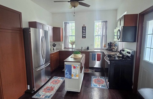 Langworthy Condo | It's a Brick.House - Family sized condo right outside beautiful Cascade!