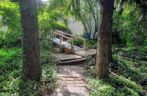 Interlaken Apartment | It's Here! A Restful Experience.FLX Wine Trails Garden Studio + Deck + BBQ