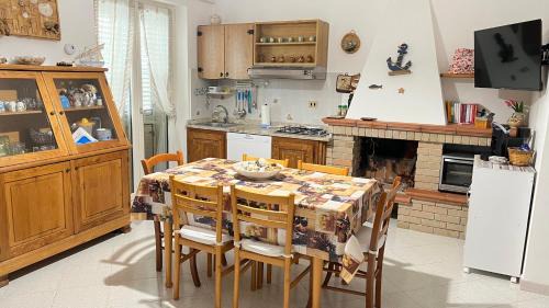 Sant'Andrea Ionio Marina House | Casa Rita - house with garden and bbq grill