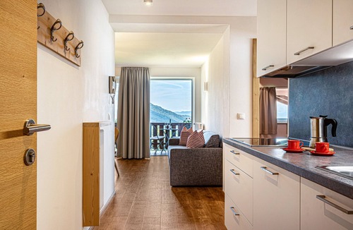 Castelrotto Apartment | Apartment “Haus Lohengrin - Ferienwohnung 4” with Mountain View, Wi-Fi, Balcony & Garden