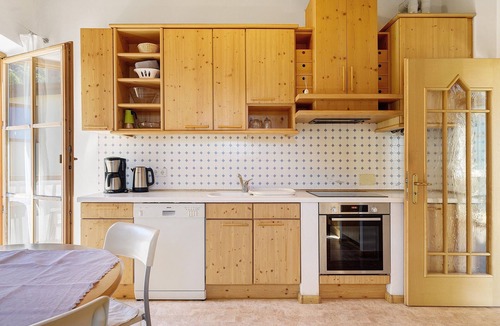 Tramin Apartment | Apartment 'Sonnenresidence Alpenhof Panorama' with Mountain View, Balcony and Wi-Fi