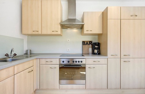 Tramin Apartment | Apartment “Sonnenresidence Alpenhof” with Mountain View and Wi-Fi