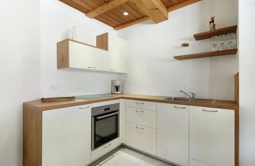 Senale San Felice Apartment | Apartment "Unterurbanhof Die Zwei" with mountain view, terrace with garden and sauna.