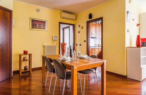 Casalgrande Apartment | Italian Chalet with Spa Shower & Private Garden - Modena - Maranello