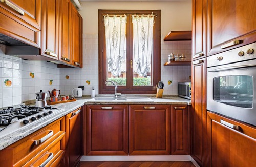 Casalgrande Apartment | Italian Chalet with Spa Shower & Private Garden - Modena - Maranello