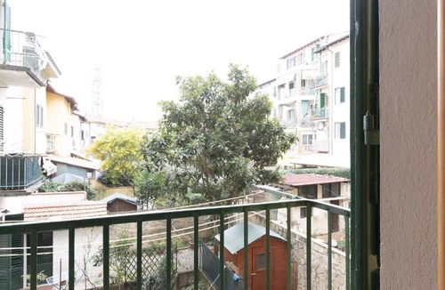 Careggi Rifredi Apartment | Italian Experience-Vintage Apartment in Florence