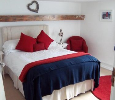 West Itchenor Hotel | Itchenor Sailing Club