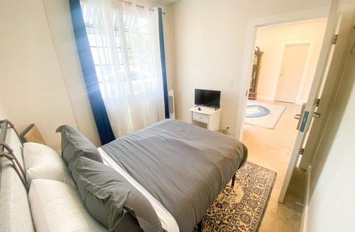 Lower State Hostel | ITH Santa Barbara Surf Hostel