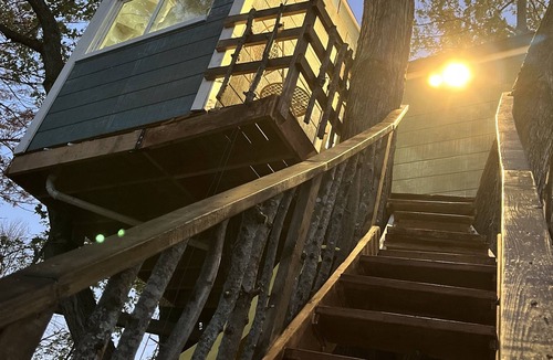 Berwick Cabin | It’s a Treehouse! With AC