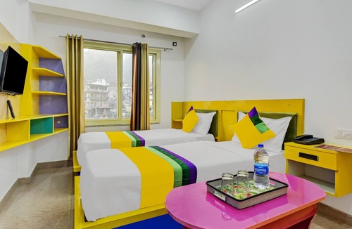 Geeta Nagar Hotel | Itsy By Treebo - Divine Dev Darshan Valley