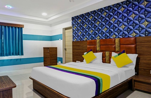 Vadodara Hotel | Itsy By Treebo - Radhe
