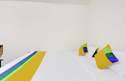 Tirupati Hotel | Itsy By Treebo - Vardhan Stay Inn