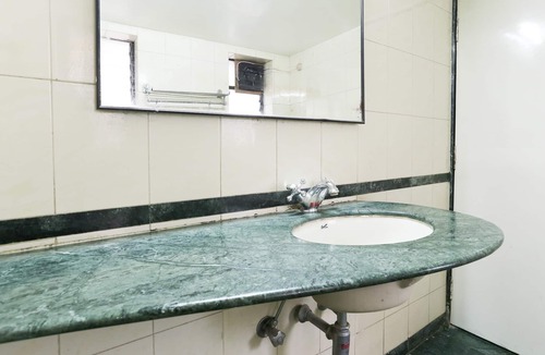 Shivajinagar Hotel | Itsy Hotels Hill View Ex