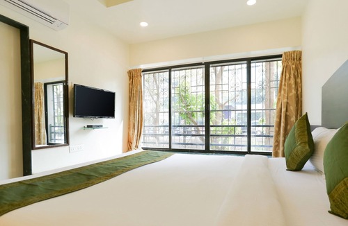 Shivajinagar Hotel | Itsy Hotels Hill View Ex