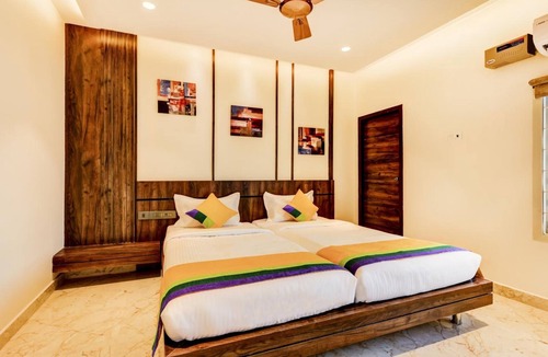 Velachery Hotel | Itsy Hotels Mirra