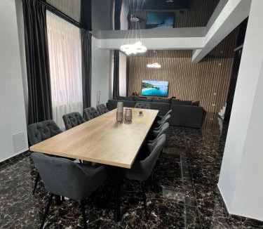 Azuga House | IUNIk