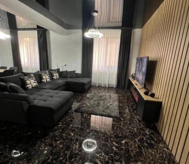 Azuga House | IUNIk