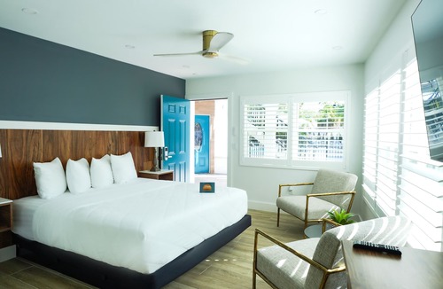 Clearwater Beach Hotel | Ivory Sands Beach Suites