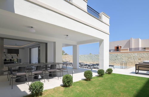 Perama Villa | Ivory Villa, Heated Pool, Hot Tub, Sauna & Gym