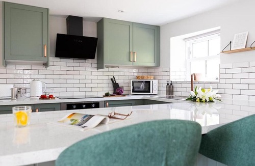 Scalby House | Ivy Mews Barn in Village Sleeps 2