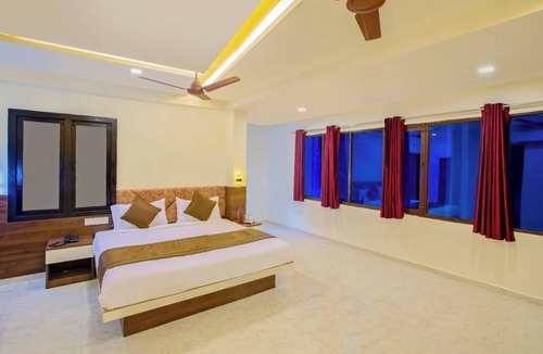 Town Hall Hotel | IVY RESIDENCY