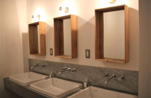 Akune Hostel | Iwashi Building Hostel