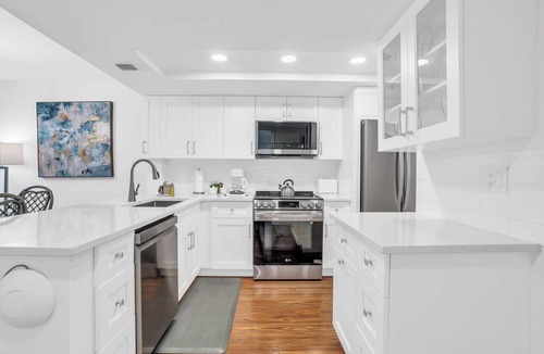 Park Shore Condo | J-358 - Corner Unit, Updated And Near Lobby