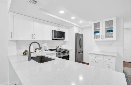 Park Shore Condo | J-358 - Corner Unit, Updated And Near Lobby