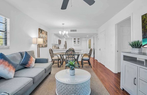 Park Shore Condo | J-358 - Corner Unit, Updated And Near Lobby
