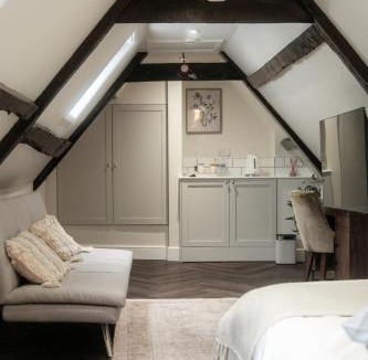 Harleston Hotel | J.D.Young