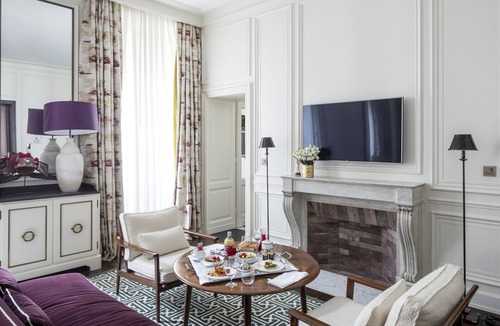 Quartier des Invalides Hotel | J.K. Place Paris