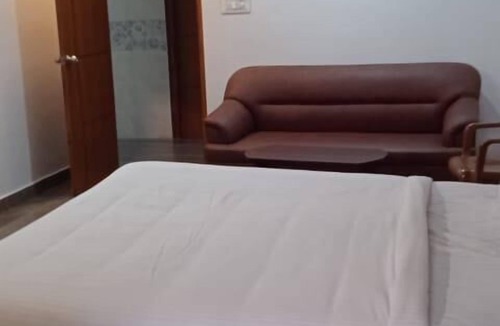 Krishnagiri Hotel | J Residency