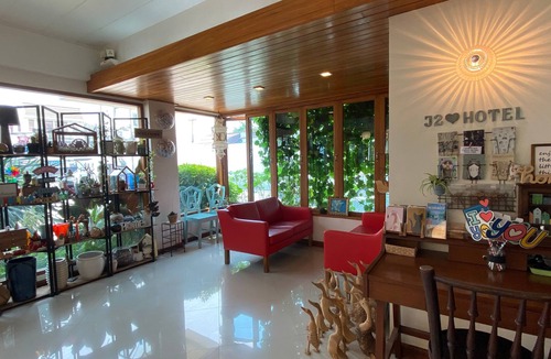 Mae Sot Hotel | J2 Hotel