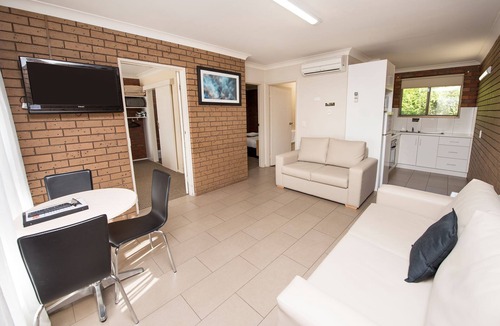 Swan Hill Hotel | Jacaranda Apartments