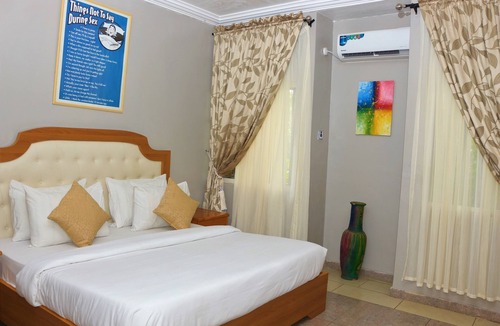 Calabar Hotel | Jacaranda Suites