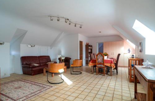 Plomeur Apartment | Jacinthe - Appt dans une villa néo-bretonne