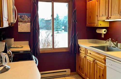 Clark House | Jack Rabbit - Experience the beautiful Elk River