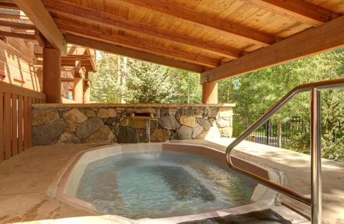 River Run Resort | Jackpine & Black Bear Condos by Vail Resorts