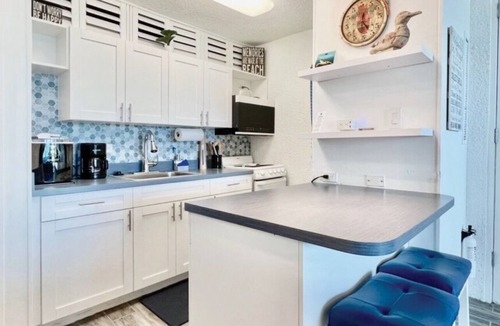 Green Cay Plantation Condo | Jack’s Hideaway - Amazing Ocean View, walking distance to beach & restaurants.